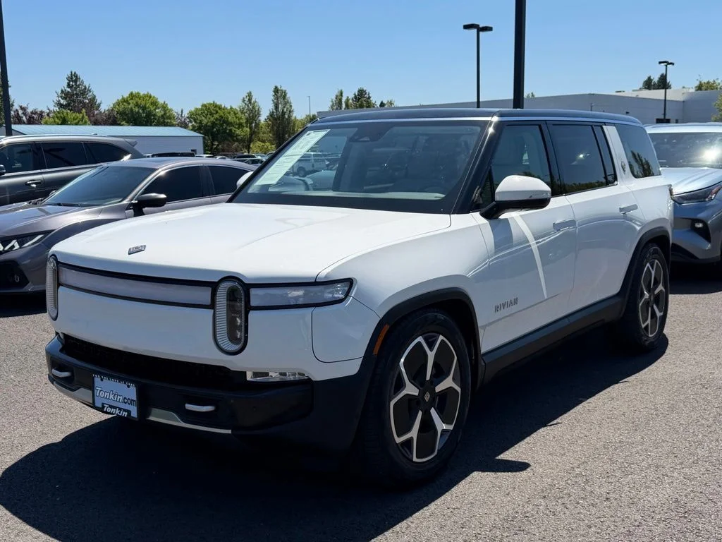 Used 2024 Glacier White Rivian Adventure image 4