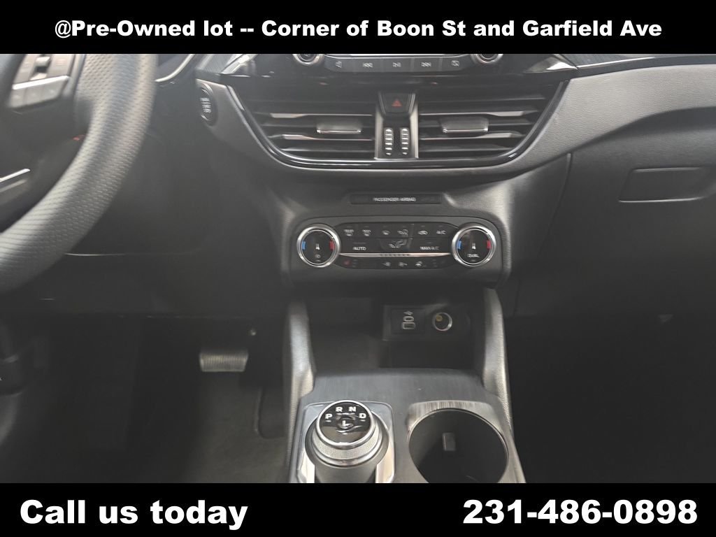 Used 2025 Gray Ford ST-Line Select image 15
