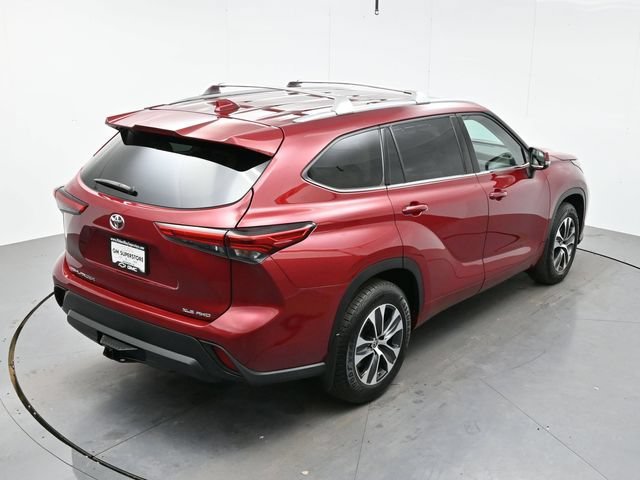 Used 2022 Ruby Flare Pearl Toyota XLE image 40