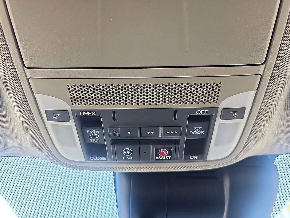 Used 2018 Crystal Black Pearl Acura w/Advance Pkg image 24