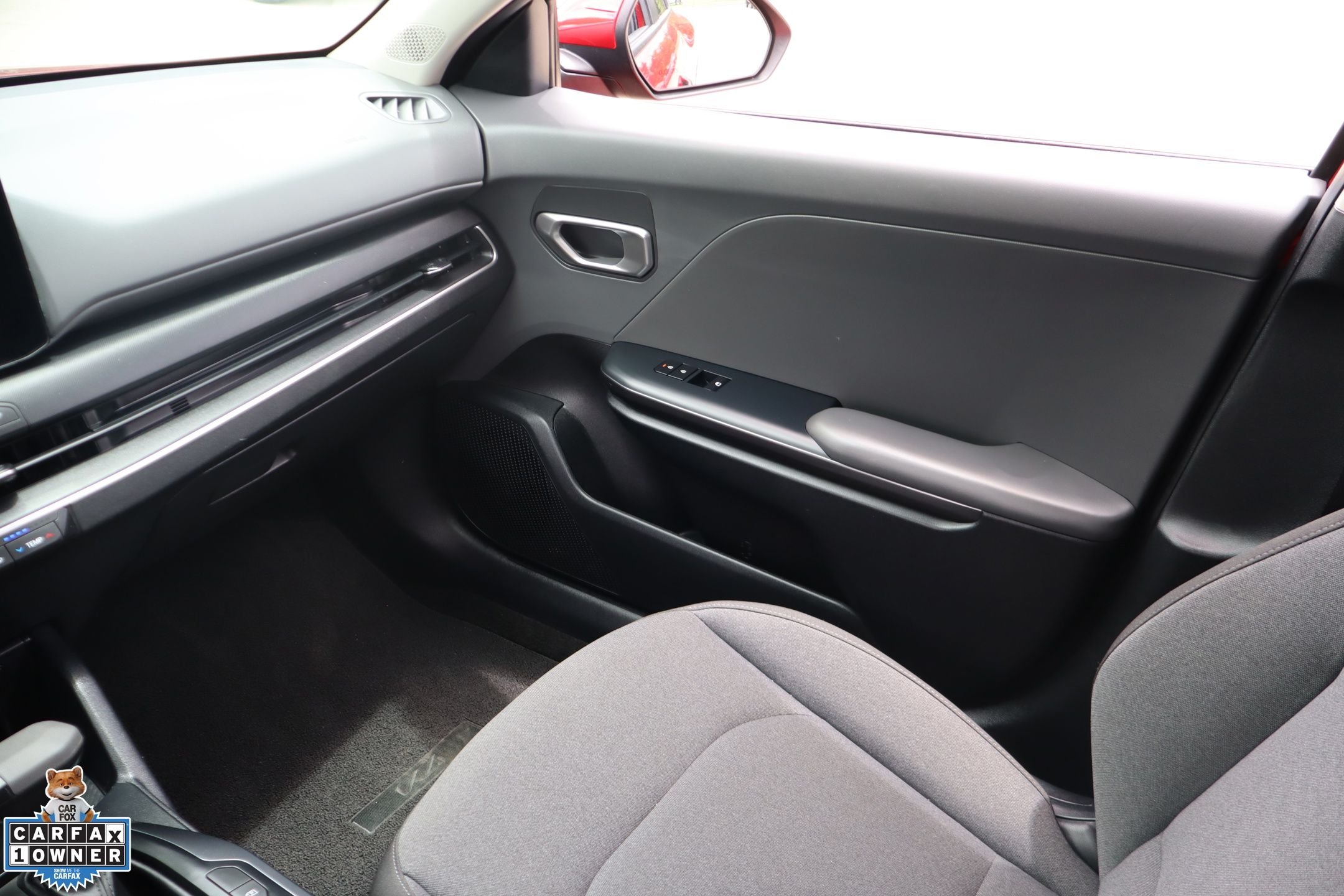 Used 2025 Red Kia LXS image 23