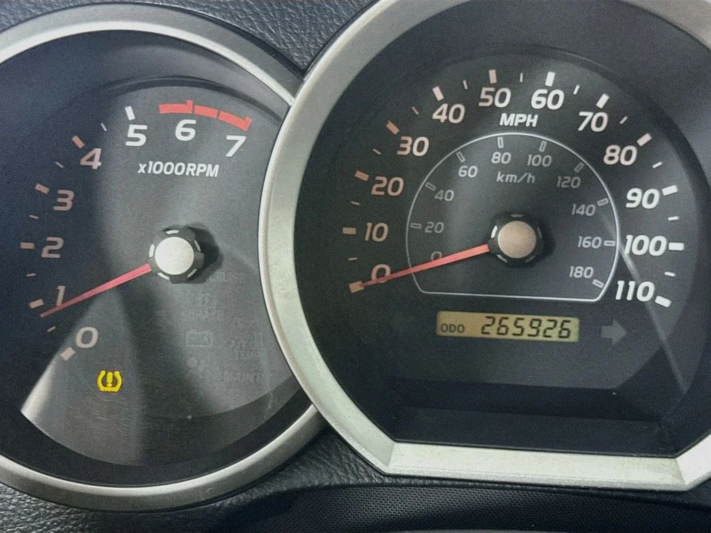 Used 2006 Silver Toyota SR5 Sport image 11