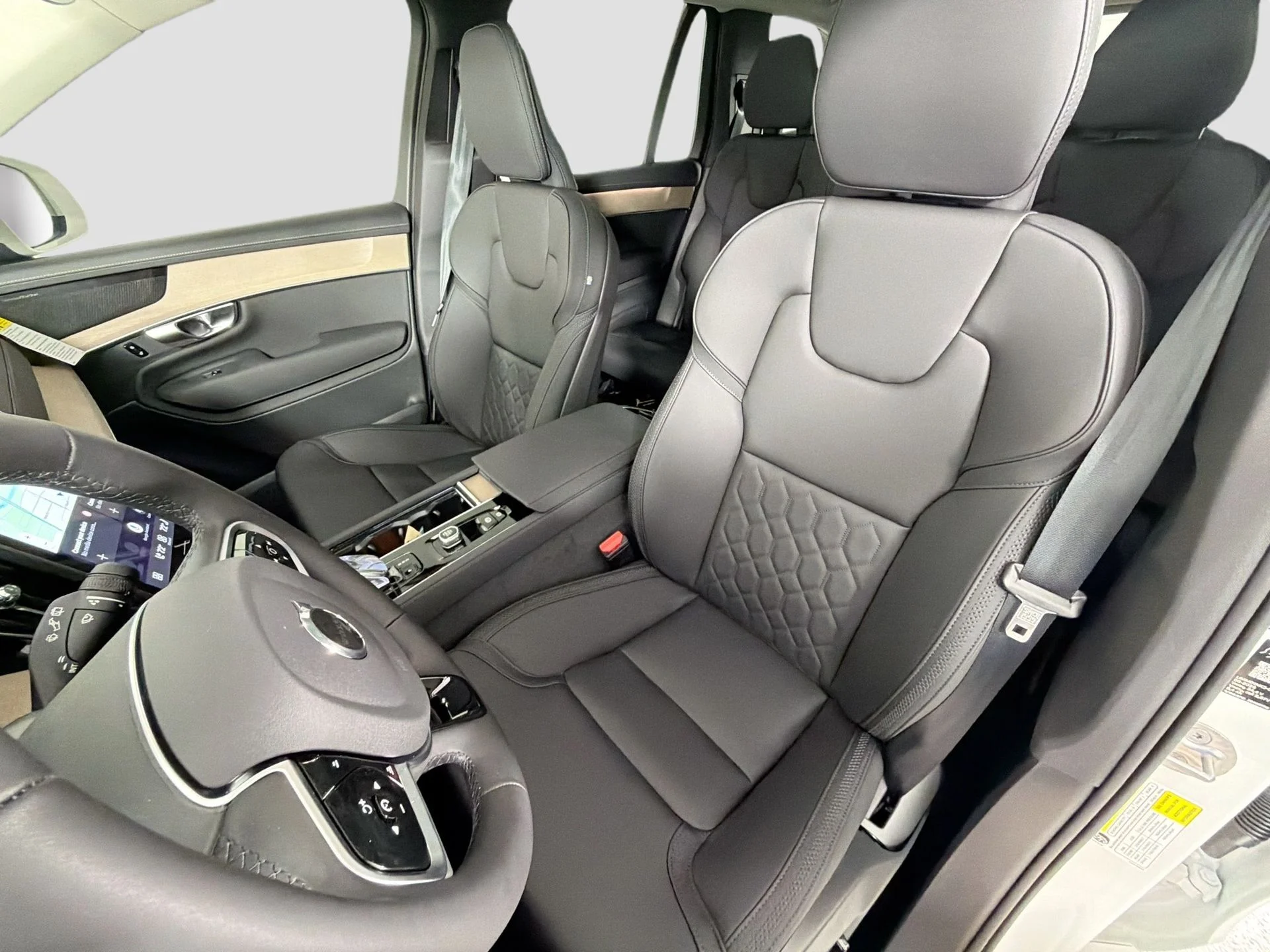 New 2026 Crystal White Volvo Plus image 22