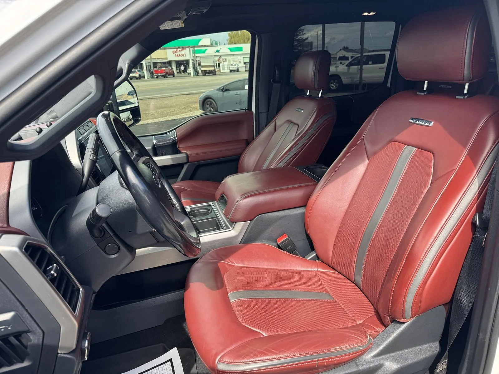 Used 2022 White Ford Platinum image 18