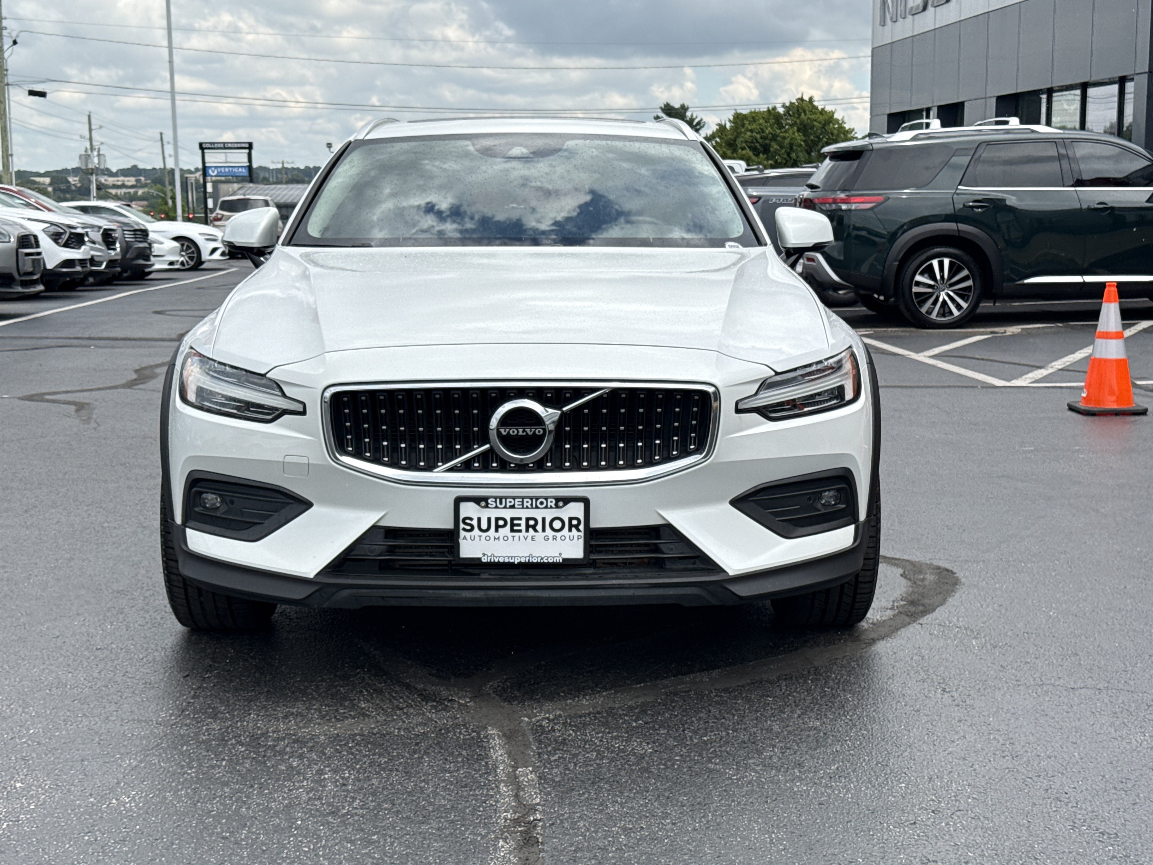 Used 2021 Ice White Volvo AWD image 13