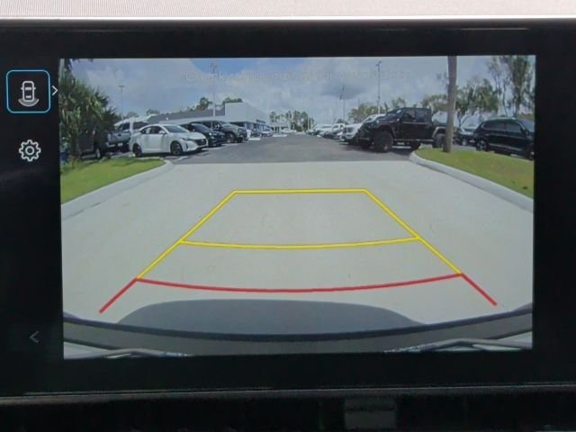 Used 2024 White Hyundai SEL image 24