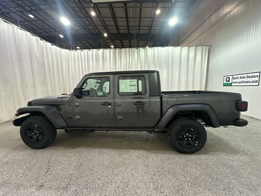 2026 Jeep Gladiator Sport - Photo 6
