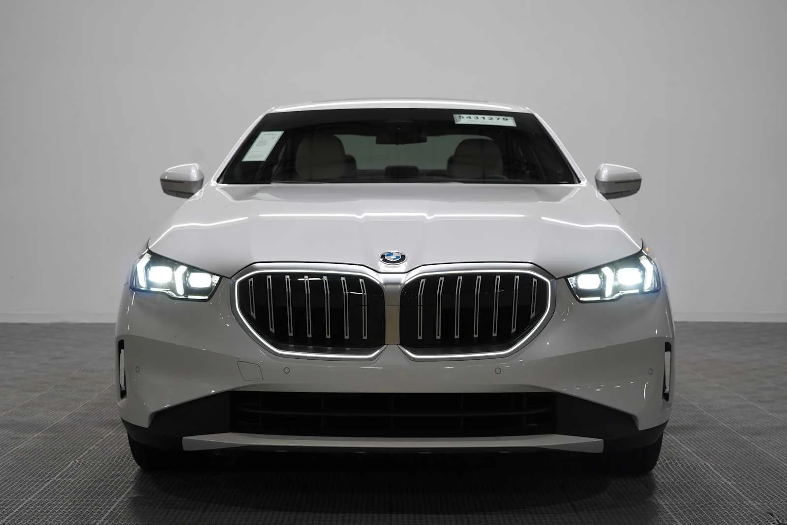 Used 2027 Mineral White Metallic BMW 530i image 3
