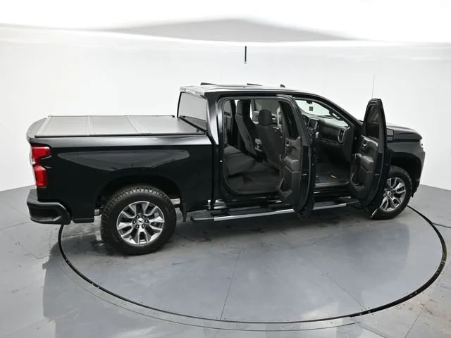 Used 2022 Mosaic Black Metallic Chevrolet RST image 42