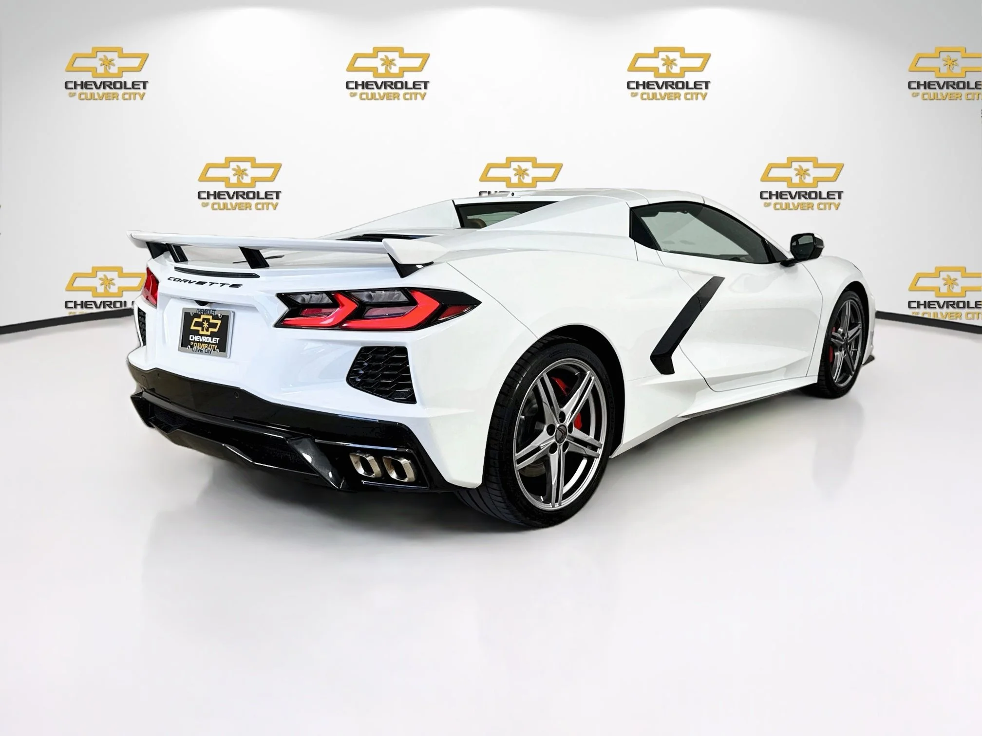 Used 2026 Arctic White Chevrolet 2LT image 8