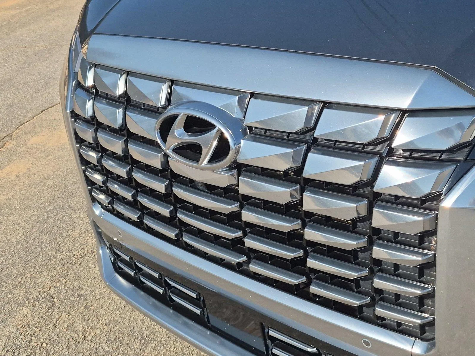 Used 2023 Robust Emerald Hyundai Calligraphy image 13
