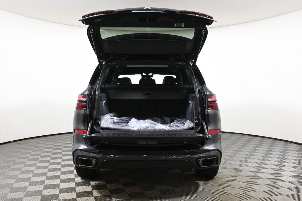 New 2026 Black Sapphire Metallic BMW xDrive40i image 36