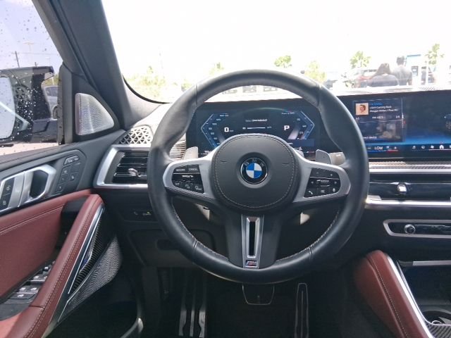 Used 2025 Black BMW M60i image 9