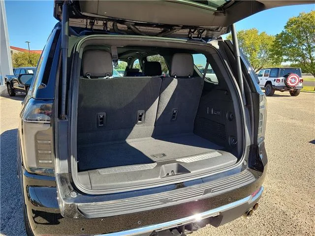 Used 2025 Black Chevrolet Premier 4x2 image 7