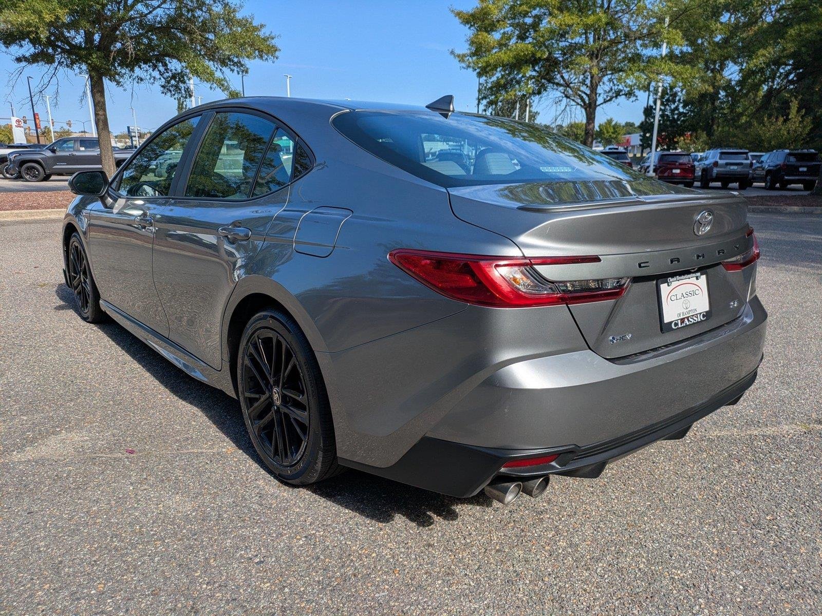 Used 2025  Toyota SE image 6