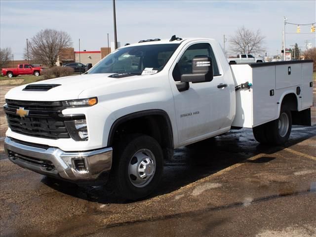 2025 Chevrolet Silverado 3500 HD Chassis Cab Work Truck