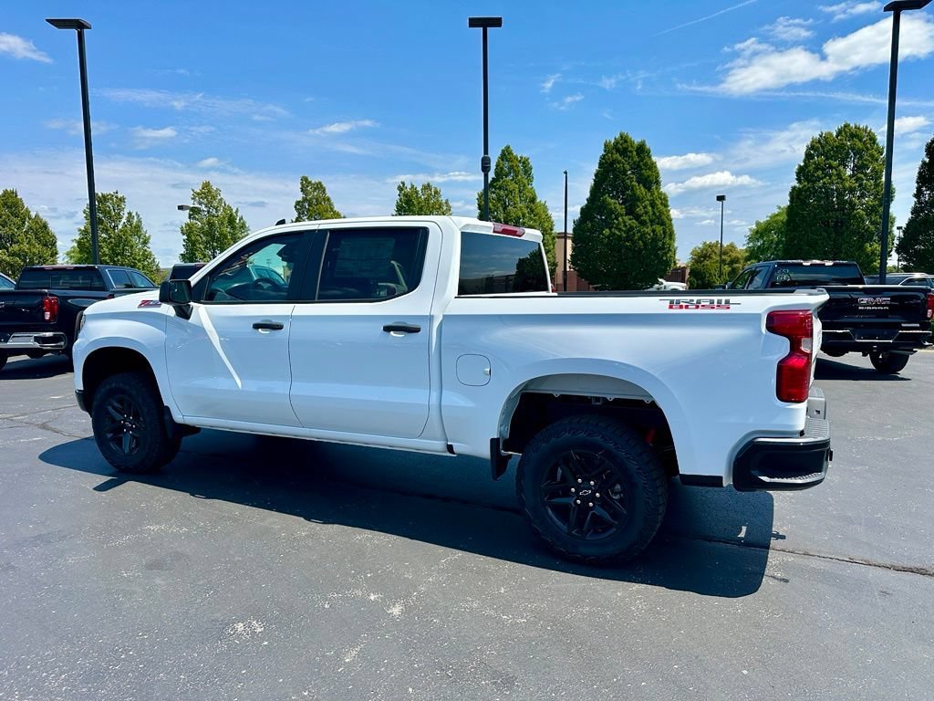 New 2026 Summit White Chevrolet Custom Trail Boss image 7