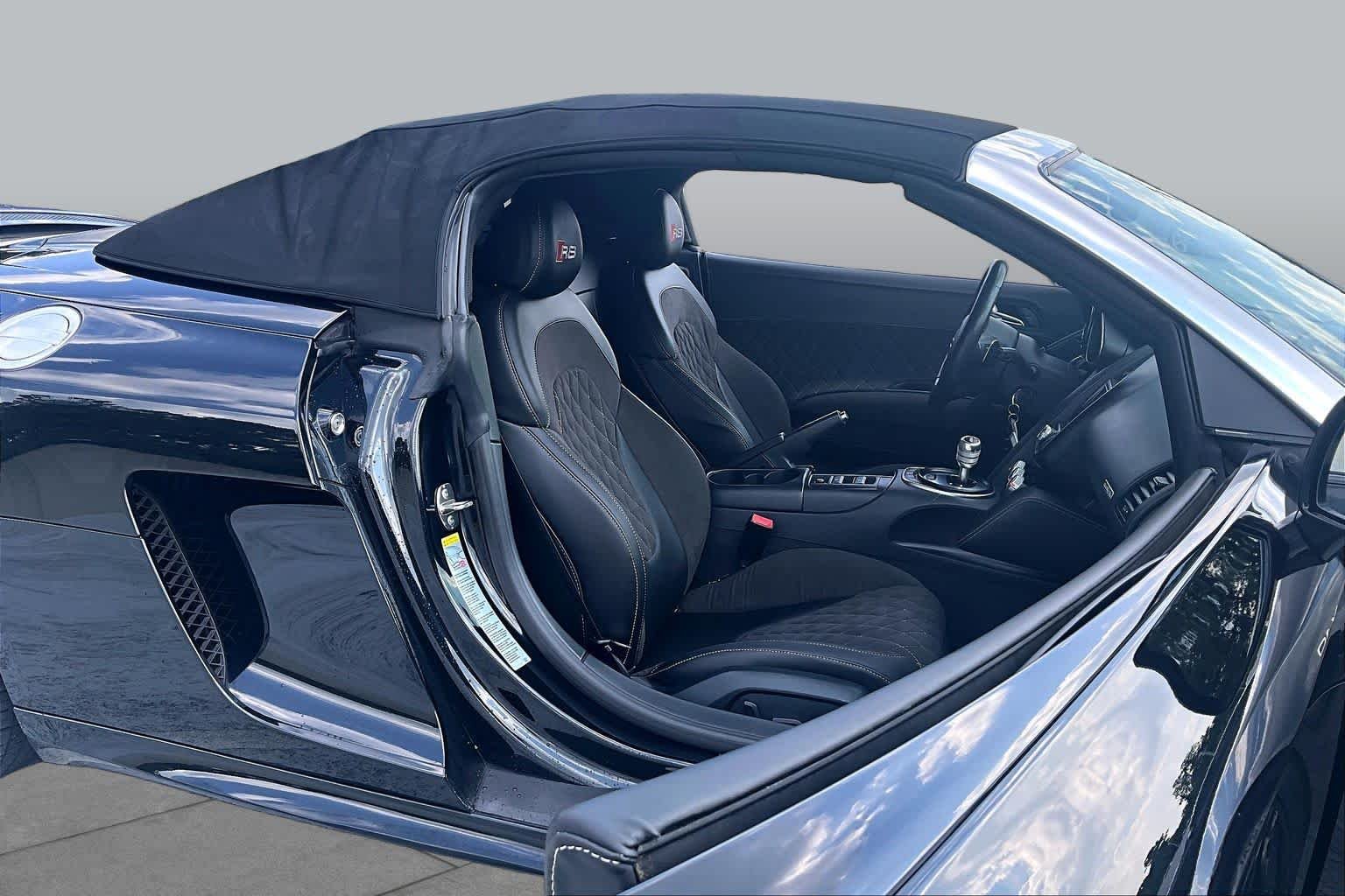 Used 2011 Phantom Black Pearl Audi 5.2L image 8