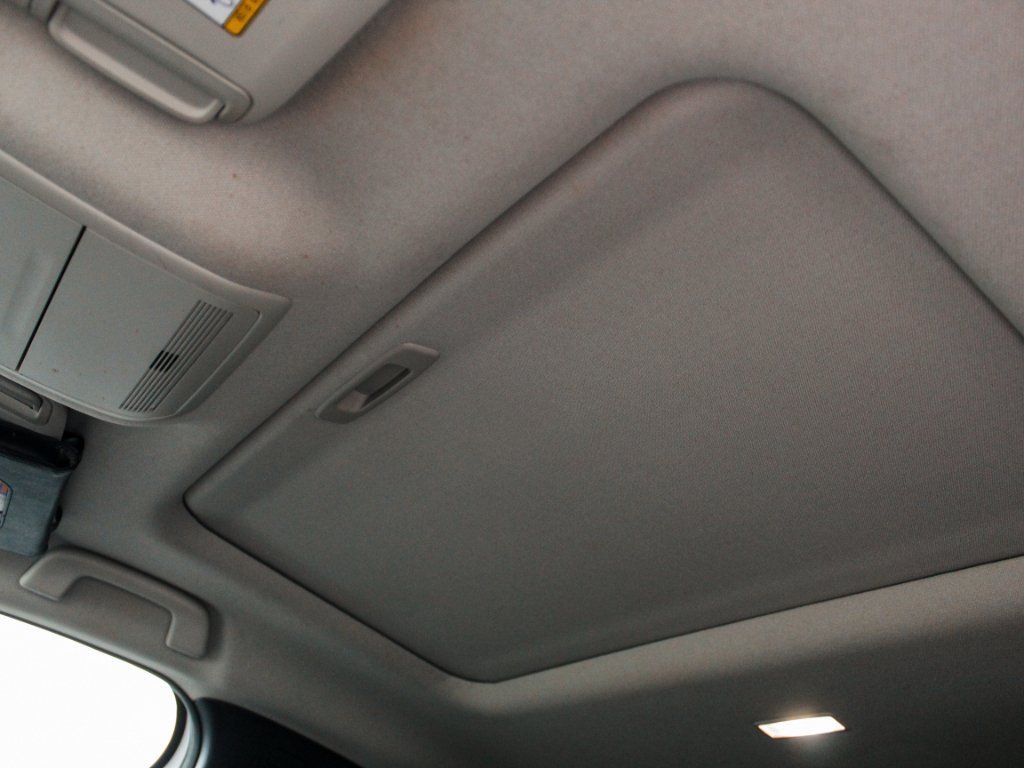 Used 2020 Snowflake White Pearl Mica Mazda Premium Package image 20