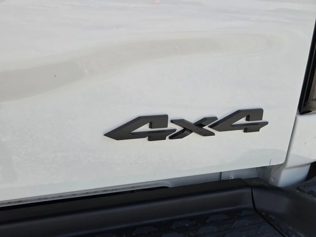 New 2026 Bright White Clear-Coat Exterior Paint RAM Tradesman image 11
