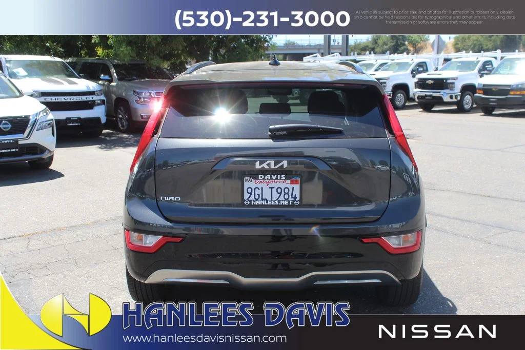 Used 2023 Gray Kia Wind image 8