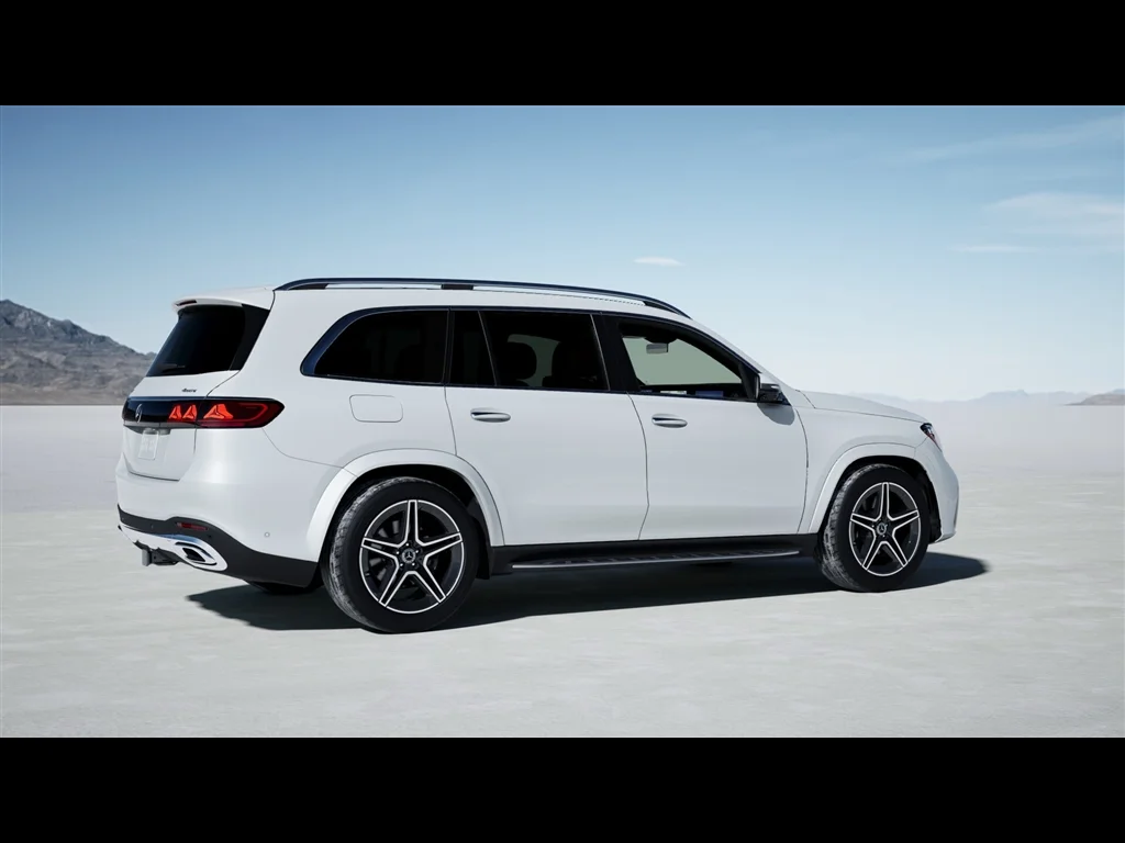 New 2027 MANUFAKTUR Moonlight White Metallic Mercedes-Benz GLS 450 image 14