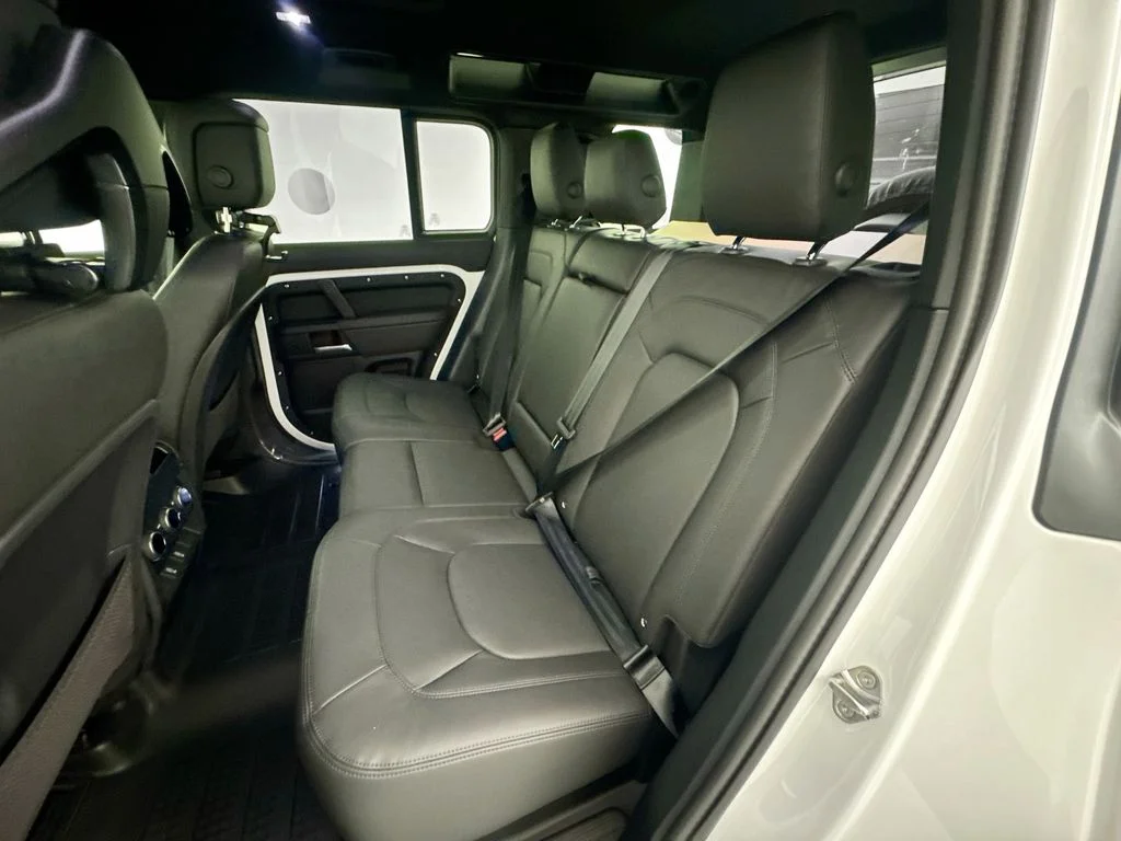 New 2026 Fuji White Land Rover X-Dynamic SE image 24