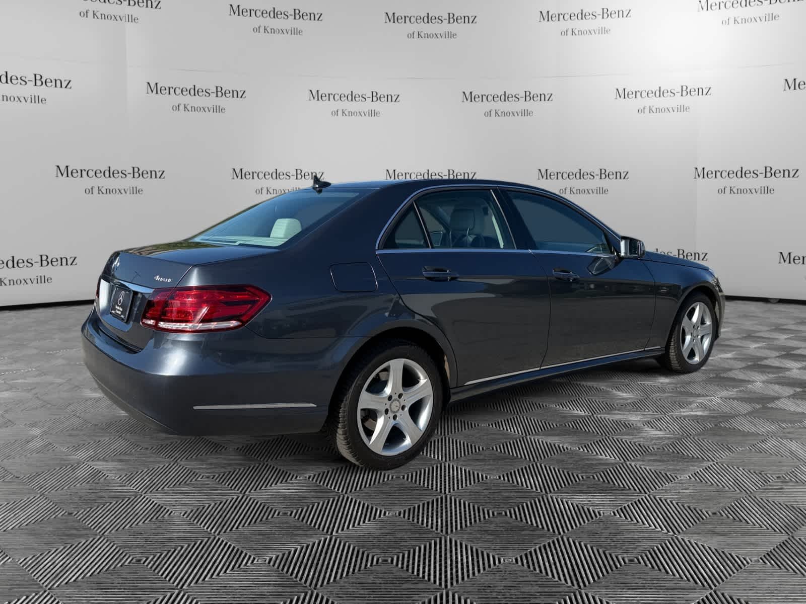 Used 2016 Steel Grey Metallic Mercedes-Benz E 350 Luxury image 5