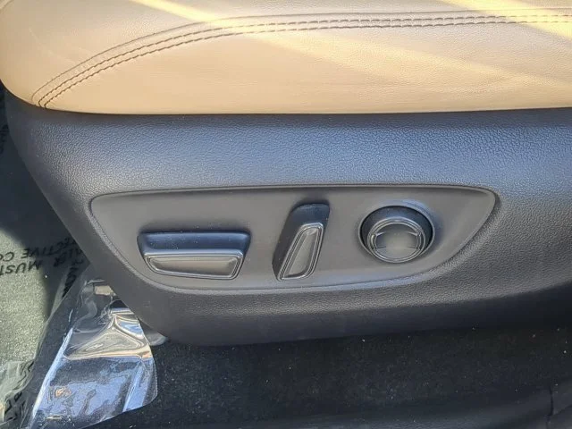 Certified Used 2021  Toyota XLE Premium image 22
