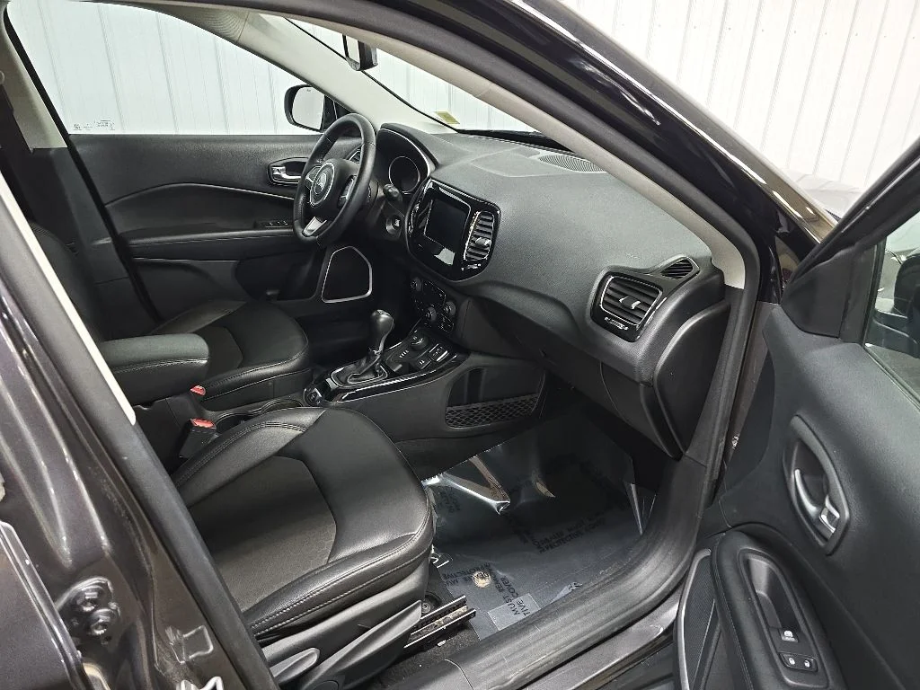Used 2020 Gray Jeep Latitude image 16
