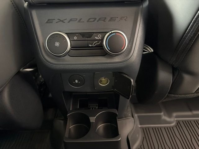 New 2026 Star White Metallic Tri-Coat Ford Active image 48