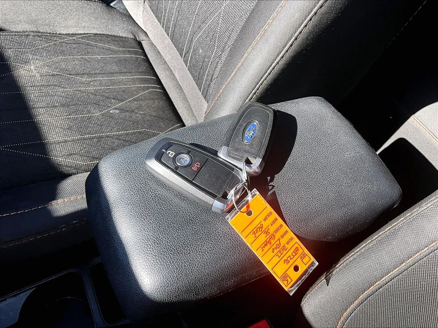 Used 2022 Blue Ford SE image 11