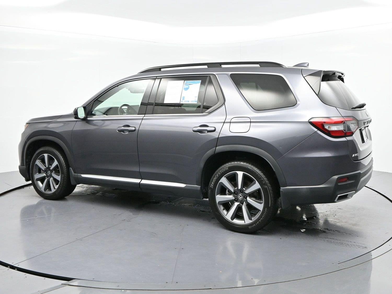 Used 2024 Gray Honda Touring image 5