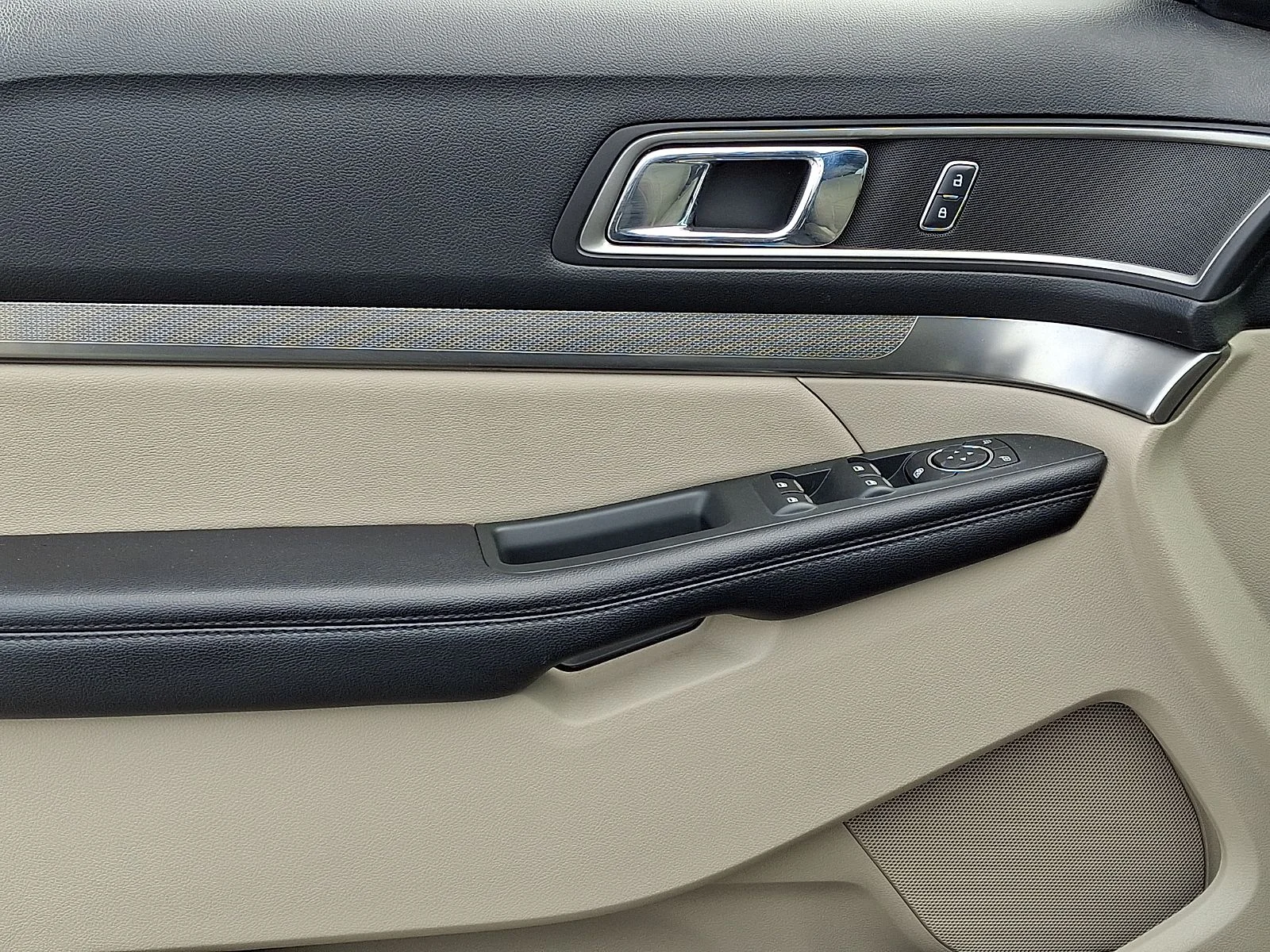 Used 2018 Blue Ford XLT image 13