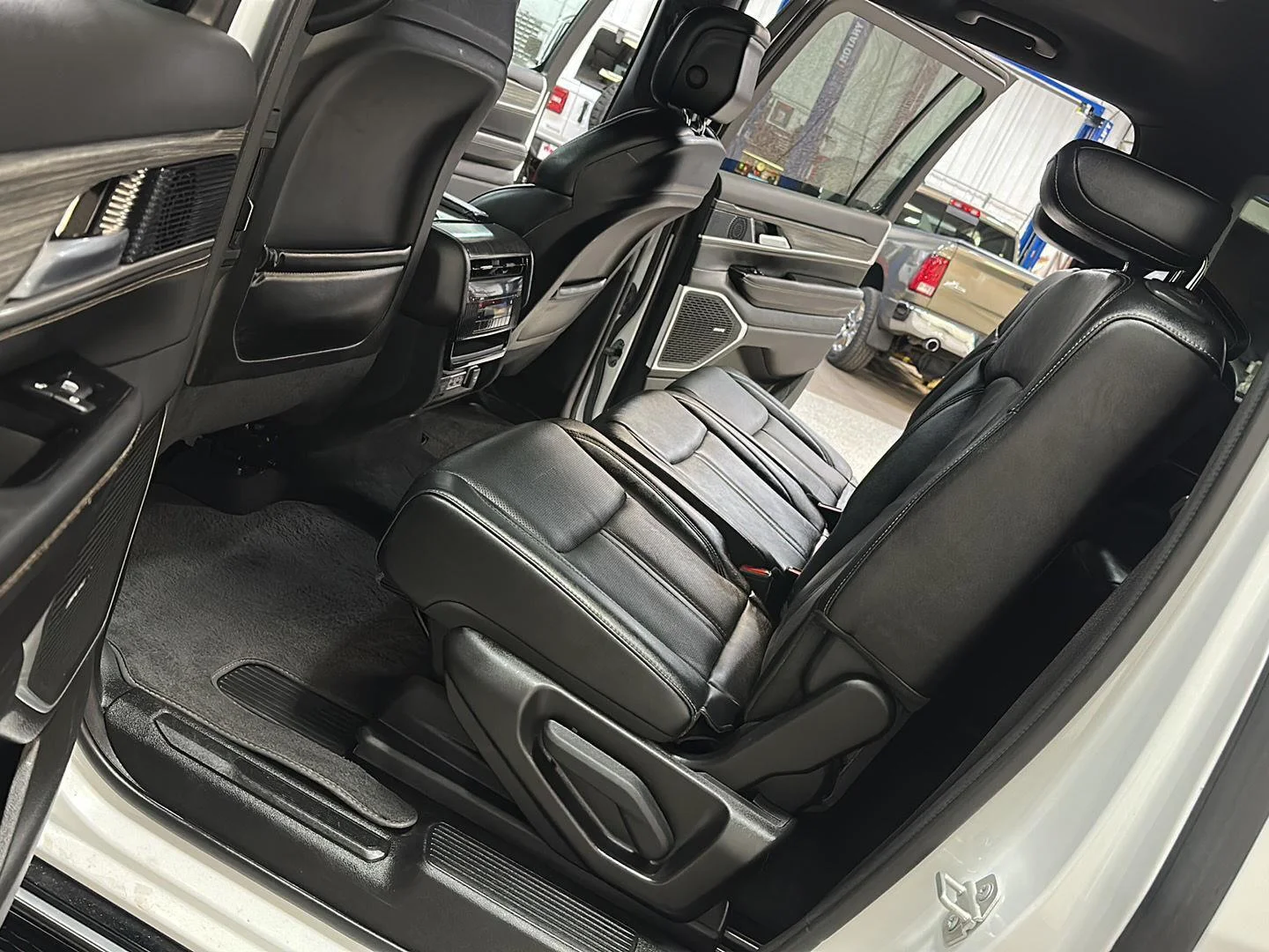 2024 Jeep Wagoneer Series II - Photo 31