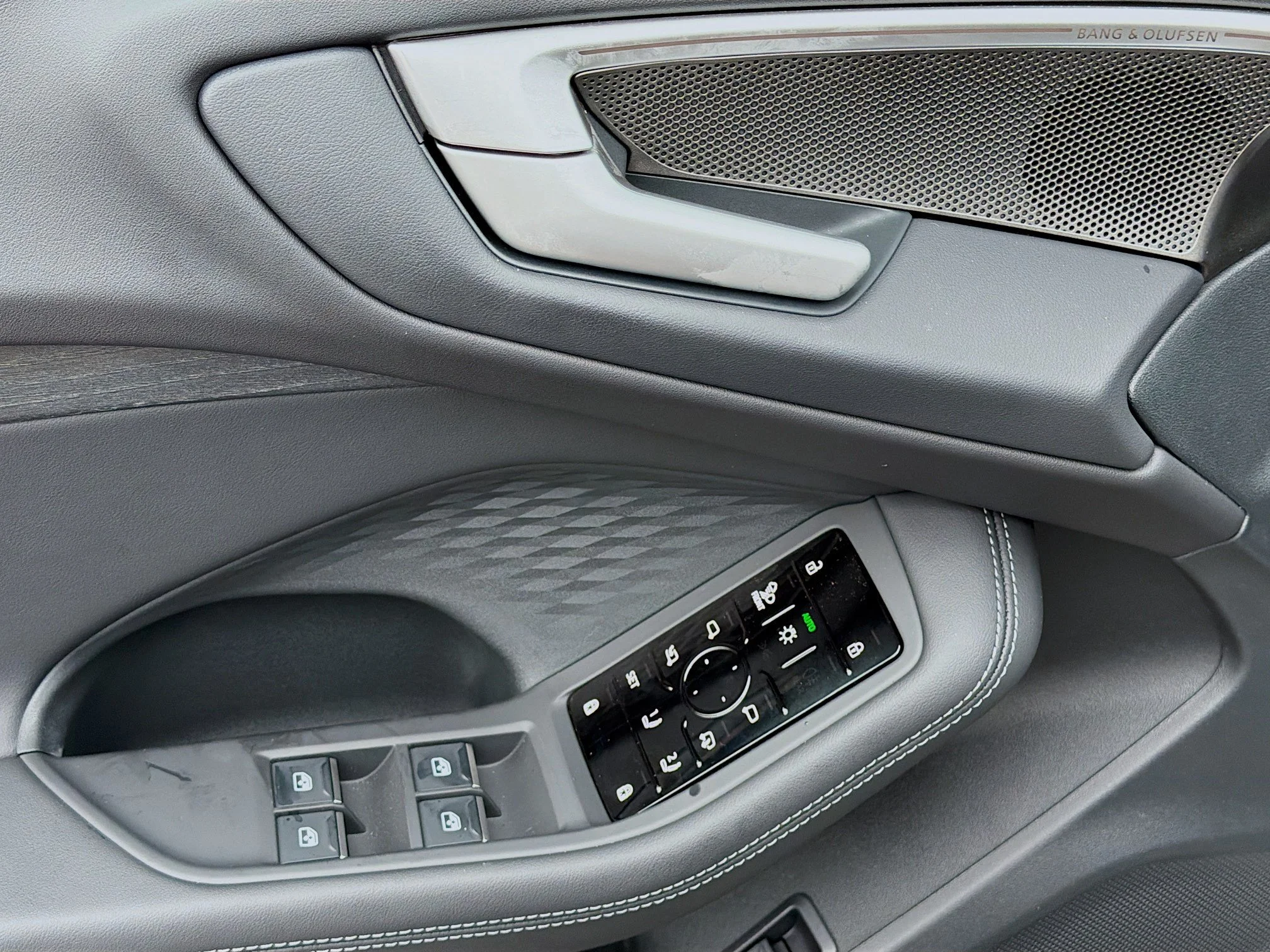 New 2026 Daytona Gray Pearl Effect Audi Premium Plus image 22