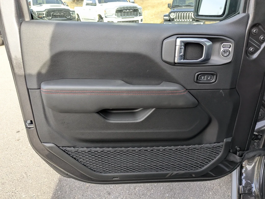 New 2026 Grey Jeep Rubicon - - 4x4 - Nappa Lthr - 3-Pc Hardtop - Safety Grp - 8- Spd Auto - Remote Start & More! image 12