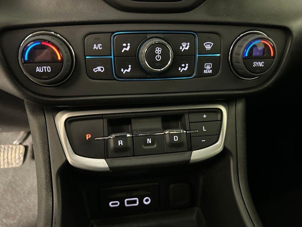 Used 2023 Summit White GMC SLE image 20
