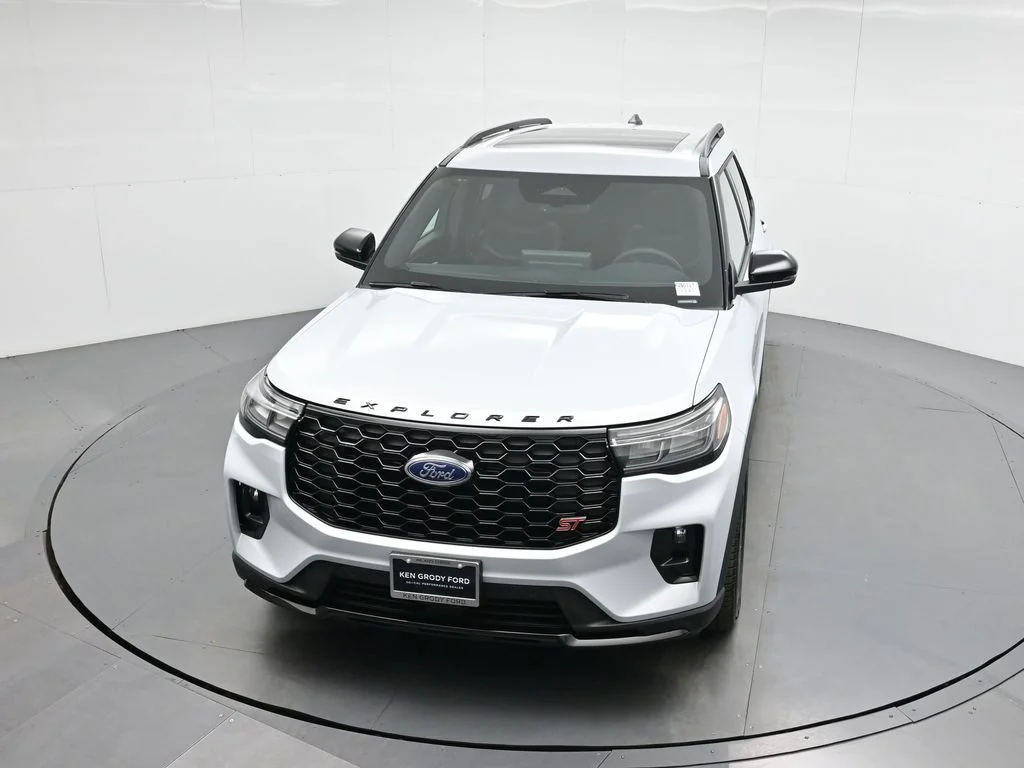 New 2026 Space White Metallic Ford ST image 35