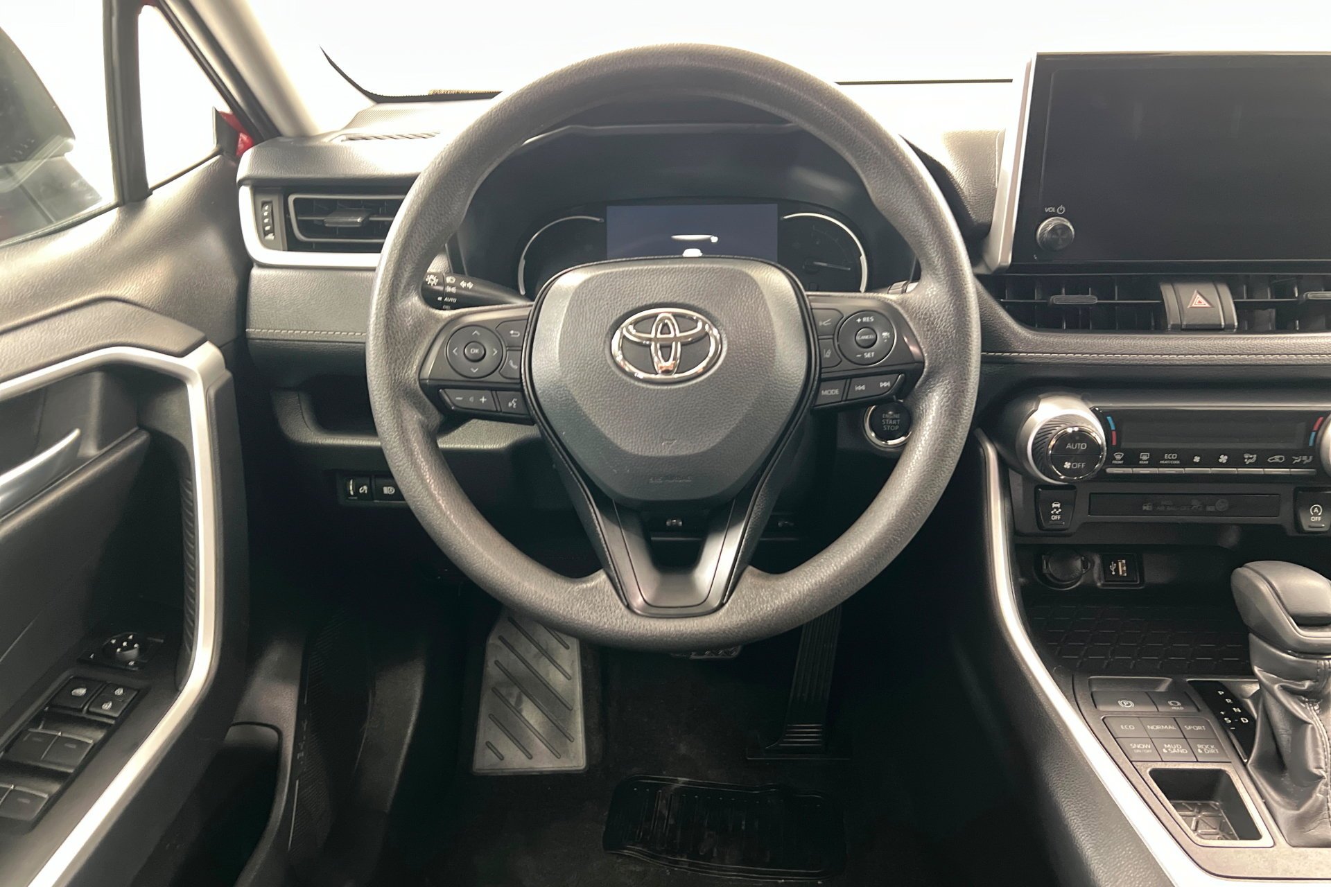 Used 2025 Red Toyota XLE image 12