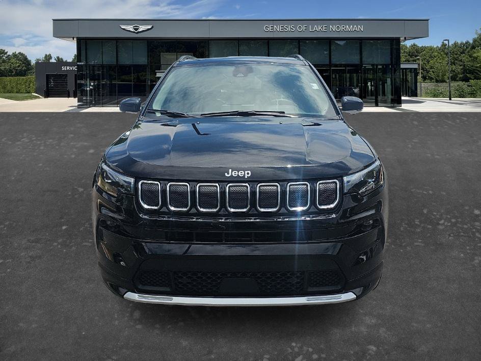 Used 2022 Diamond Black Crystal Pearlcoat Jeep Limited image 2