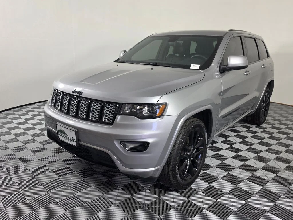 2017 Jeep Grand Cherokee Altitude 4WD's photo