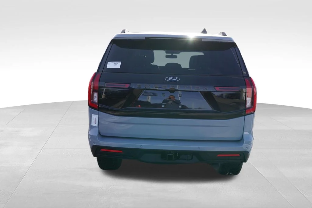 New 2026 Gray Ford Tremor image 4