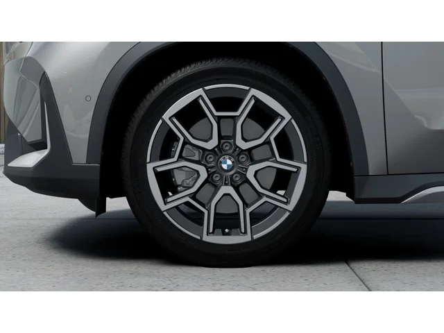 New 2026 Space Silver Metallic BMW xDrive28i image 7