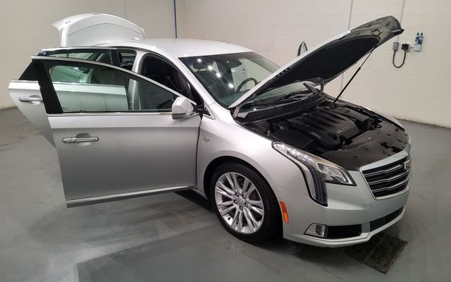 Used 2019 Silver Cadillac Luxury image 9