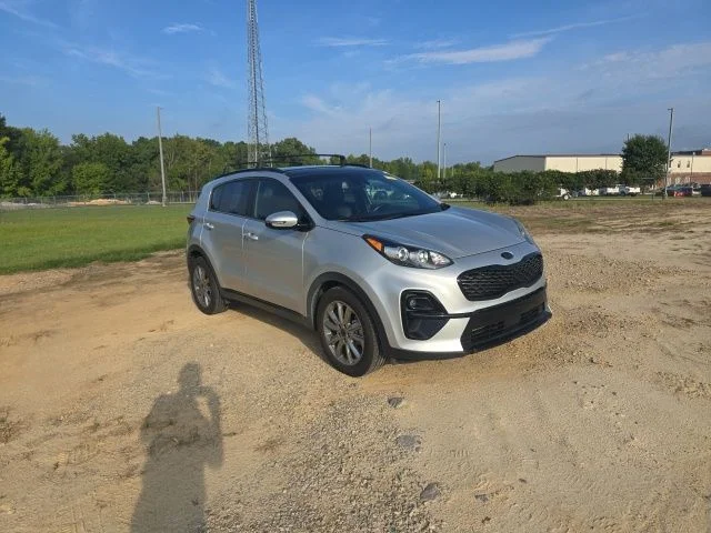 Used 2022 Silver Kia Nightfall image 12