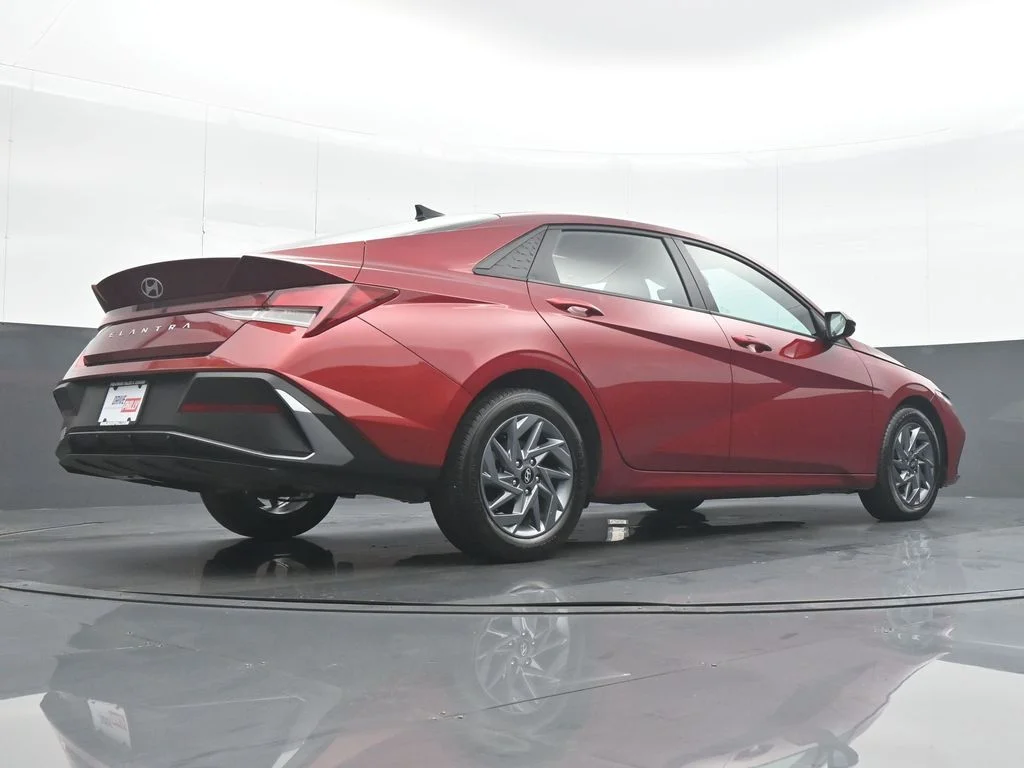 Used 2024 Red Hyundai SEL image 30