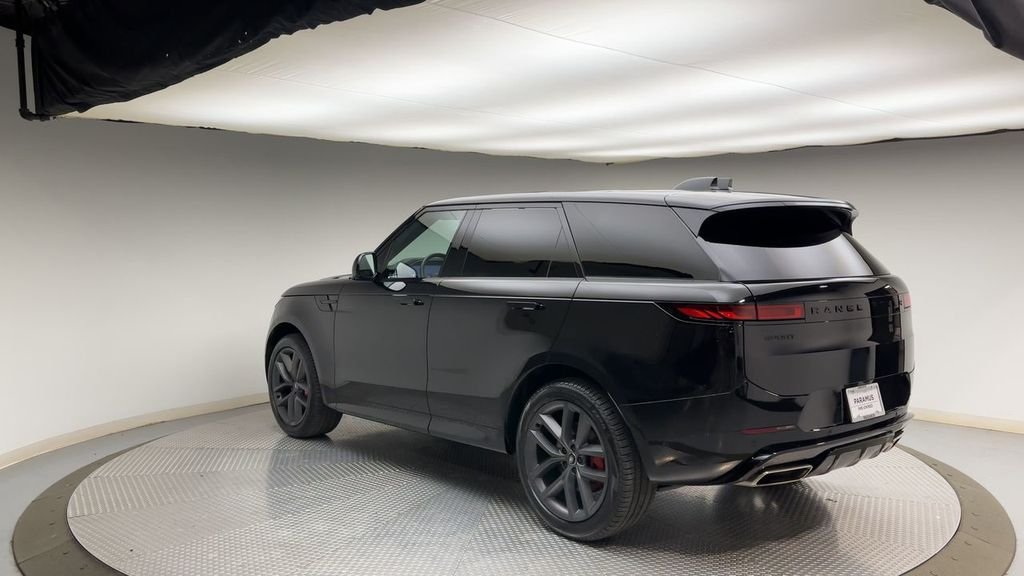 Used 2024 Santorini Black Metallic Land Rover Dynamic SE image 4