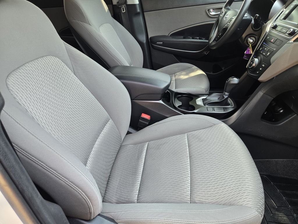 Used 2018 White Hyundai 2.4 Base image 9