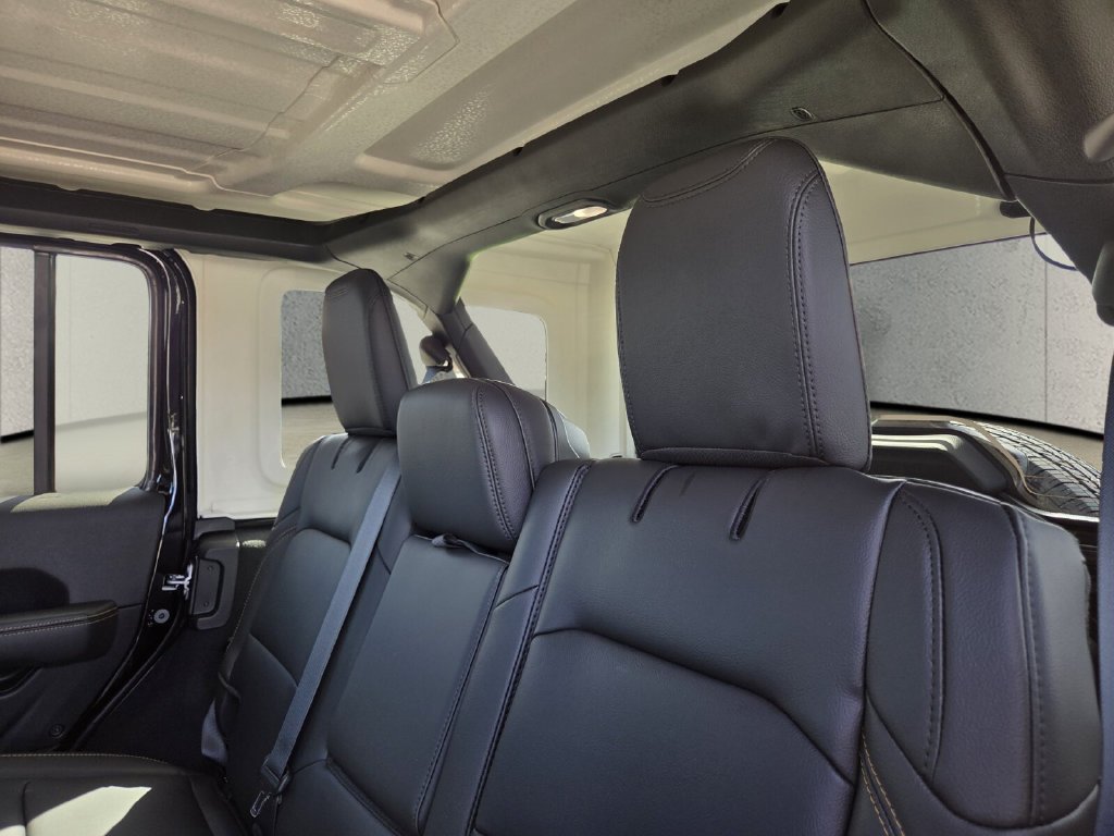 New 2026 Black Clear-Coat Exterior Paint Jeep Sahara image 8